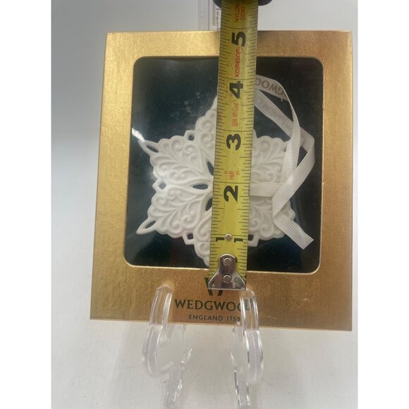 Wedgwood 2003 White Snowflake Ornament Box Porcelain England Delicate Design Dec - Picture 6 of 6